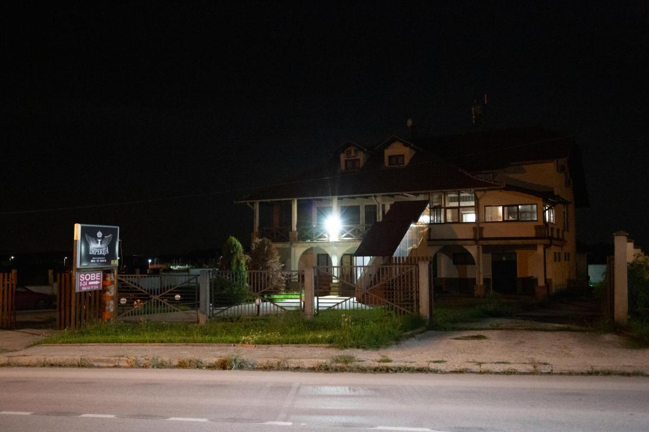 Motel Imperija Ub Exterior foto